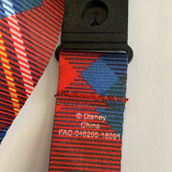 Disney VIP Tours - VIP lanyard medal - Picture 9 of 15